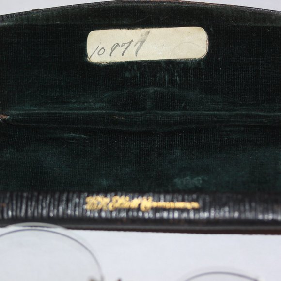 OLD GLASSES IN CASE - RARE ANTIQUE/VINTAGE NOSE PINCH - Picture 3 of 4